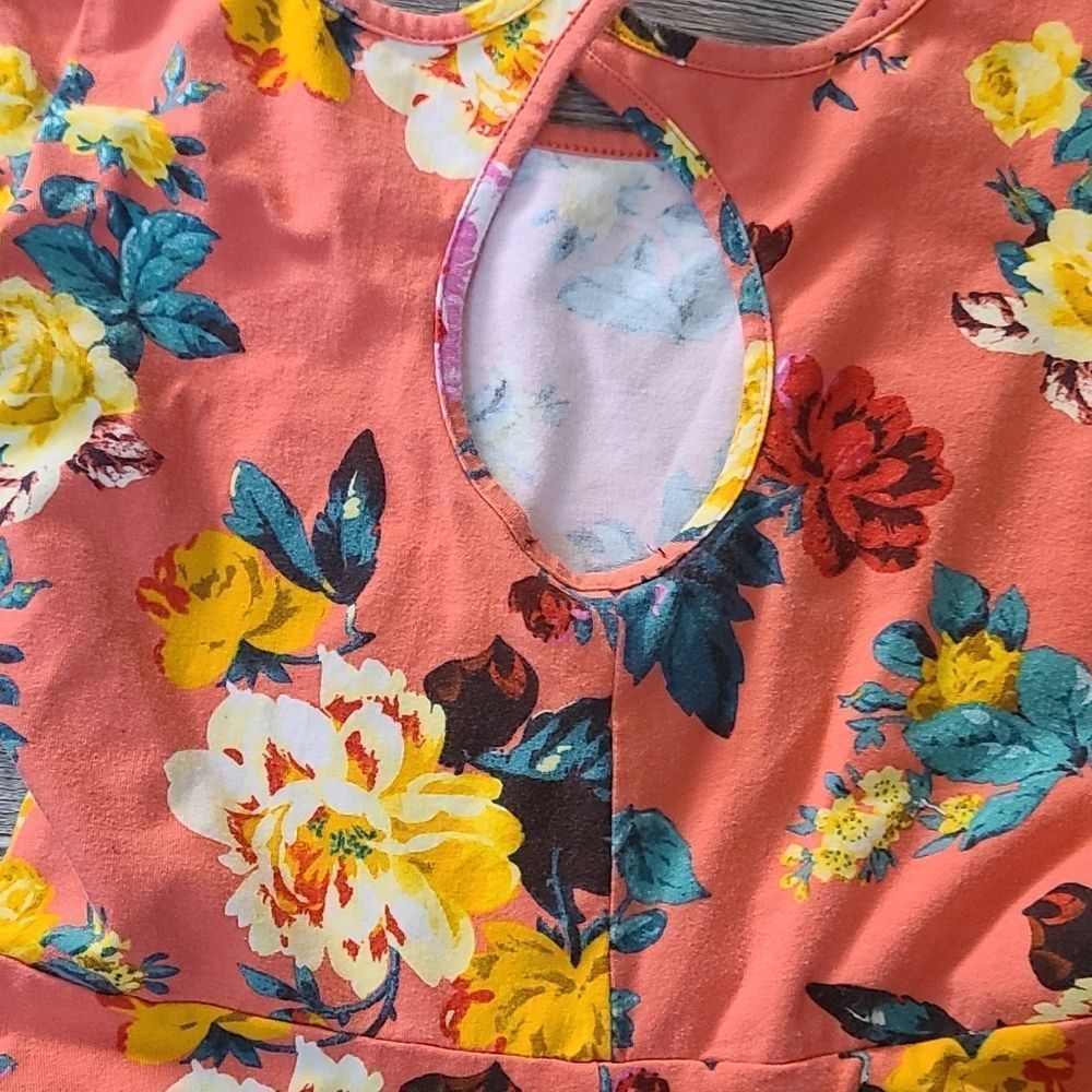 SALE ITEM Floral skater dress with keyhole back opening - Picture 6 of 8